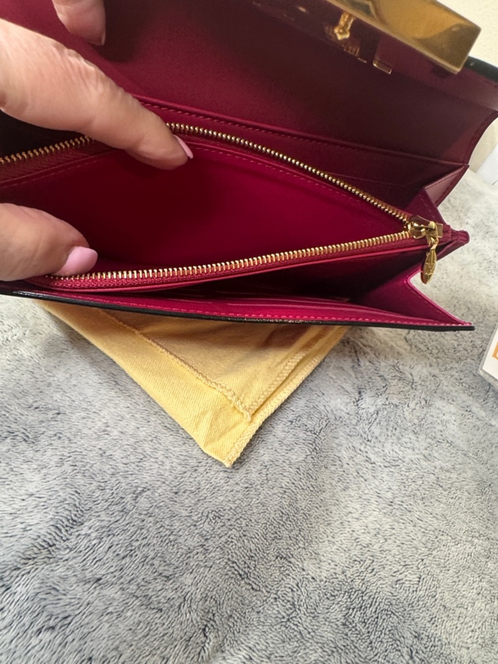 Louis Vuitton Pink Patent Leather Louise Long Wallet - Picture 10 of 14